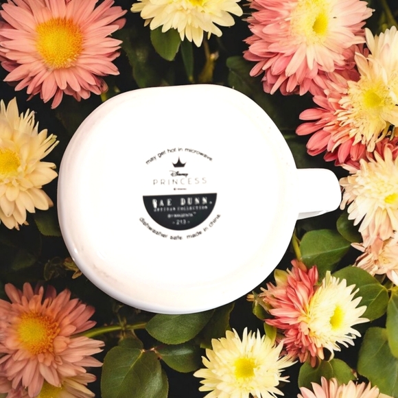 Rae Dunn x Disney | Snow White 24oz Mug - Picture 4 of 4